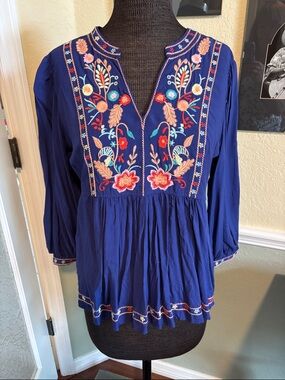 Solitaire Royal Blue Embroidered Boho Tunic. Never worn M